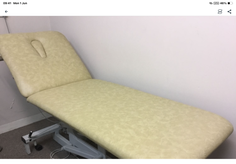 Electric examination/therapy couch