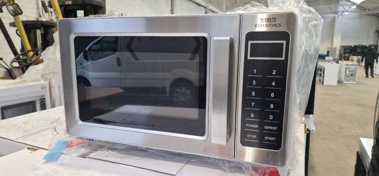 BRAND NEW COMMERCIAL MICROWAVE OVEN STAINLESS STEEL BRAND NEW IN BOX 
