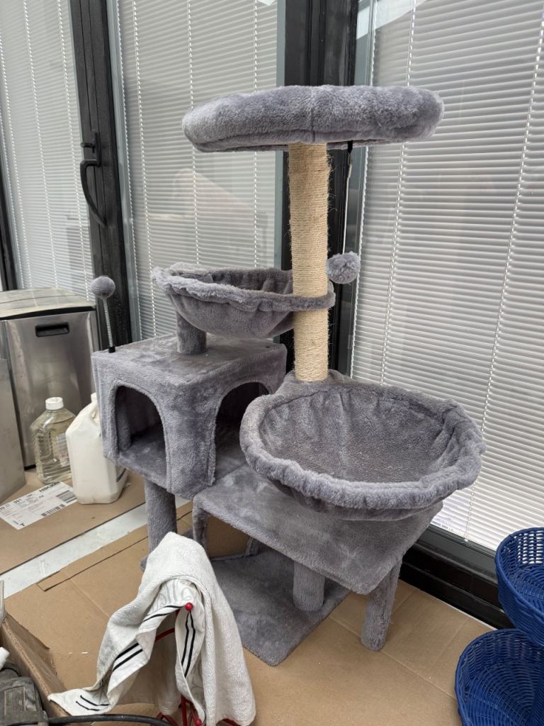 Lovely cat tree house with levels 