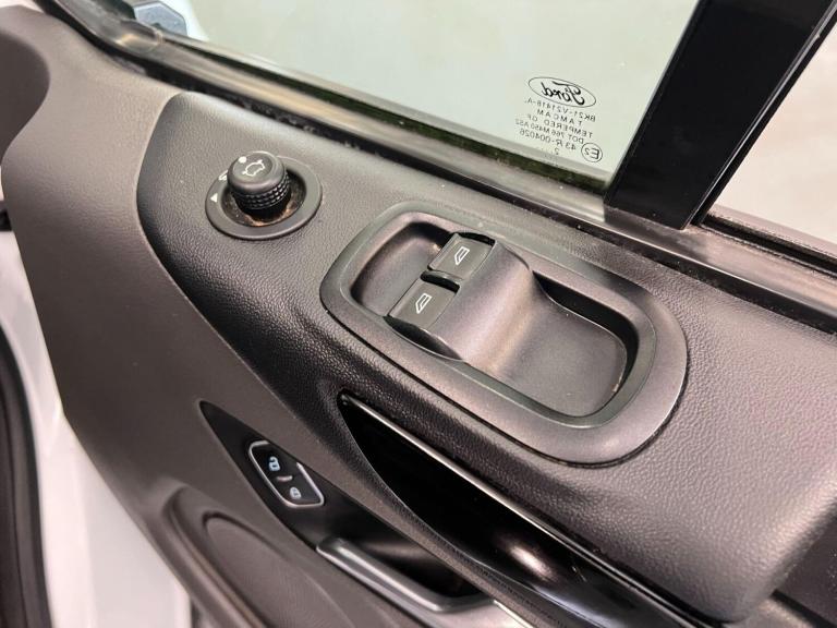 2023 Ford Transit Custom 2.0 320 EcoBlue Limited Crew Van Auto L2 H1 Euro 6 5dr Combi Van Diesel ...