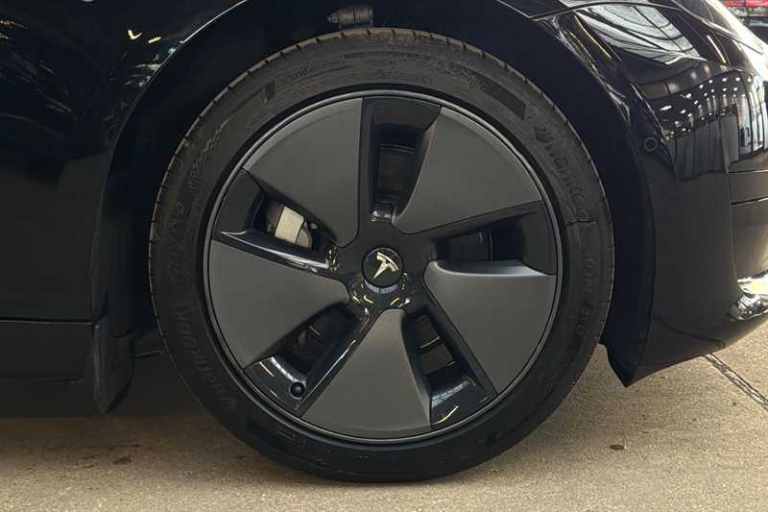 2022 Tesla Model 3 Standard Range Plus Saloon 4dr Electric Auto RWD (241 bhp) Saloon Electric Aut...