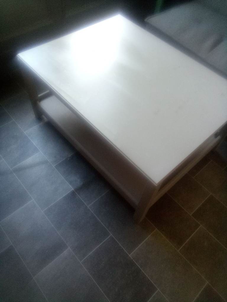 Solid pine tree coffee table (light grey)