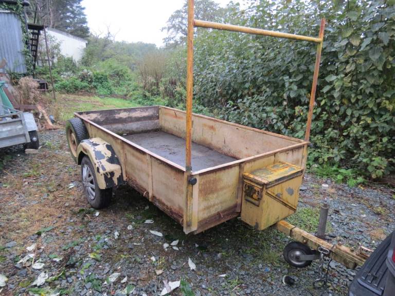 Utility Trailer Inside Size 8' 2" x 4' 2"