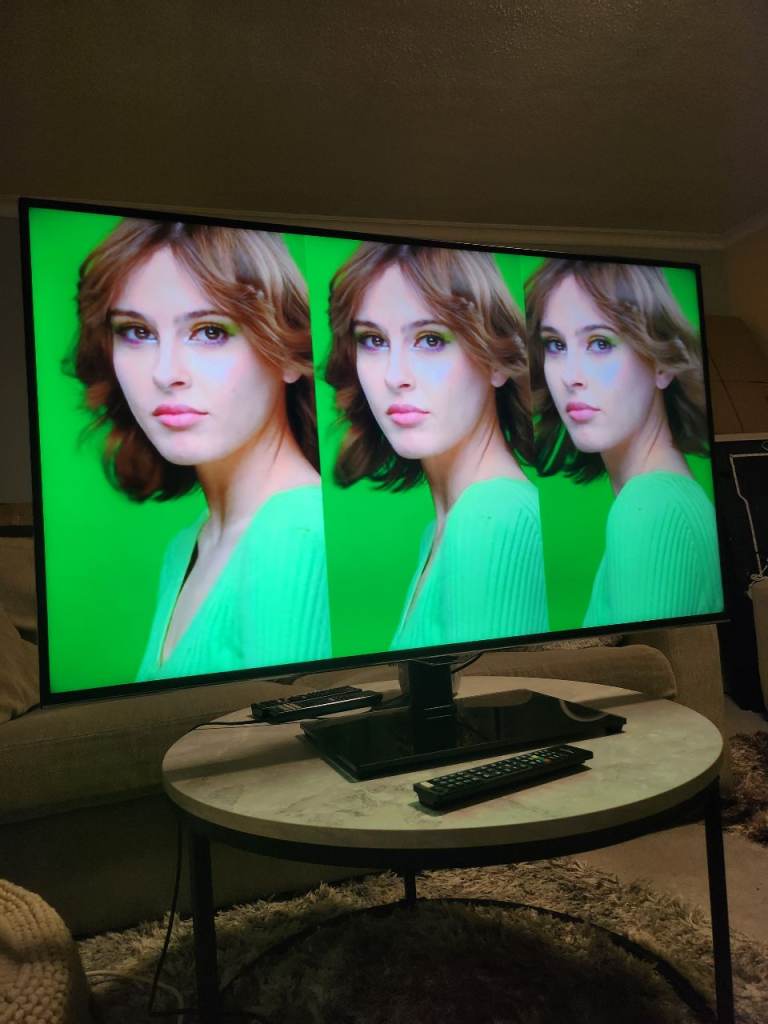 50" PANASONIC 4k Smart UHD CRYSTAL HDR LED WiFi TV with Stand and Remote £135