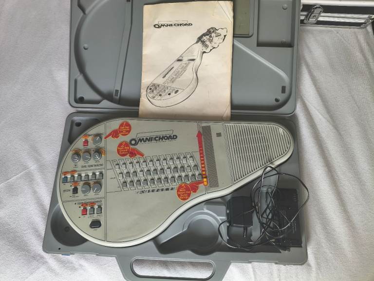 Omnichord OM84 complete 