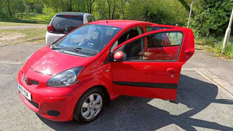 Toyota, AYGO, Hatchback, 2011, Manual, 998 (cc), 5 doors