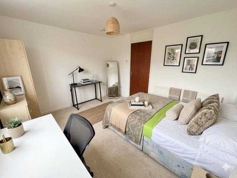 💫Spacious Double Rooms Available – Canning Town | Great Location!