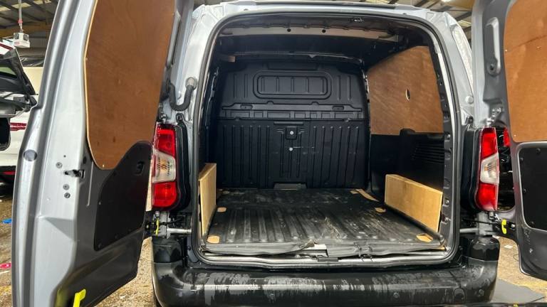 2021 Vauxhall Combo 1.5 Turbo D 2000 Edition Panel Van 4dr Diesel Manual L1 H1 Euro 6 (100 ps) PA...