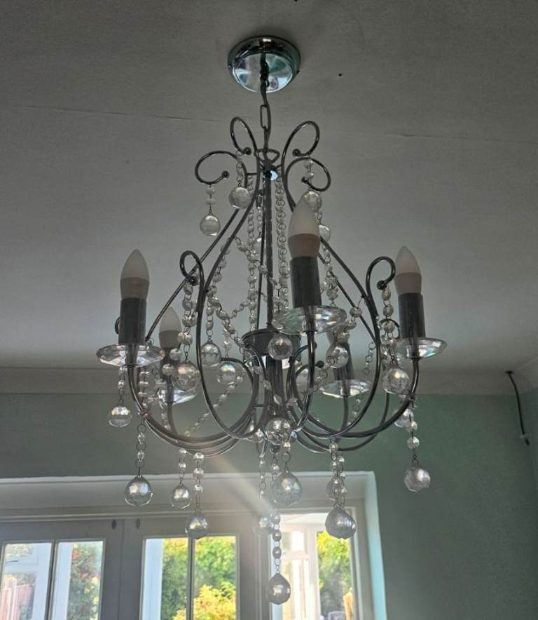 2x chandeliers free to a good home