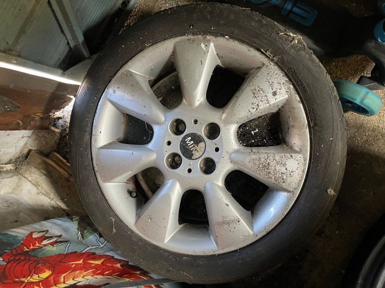 1x mini alloy wheel, 16”
