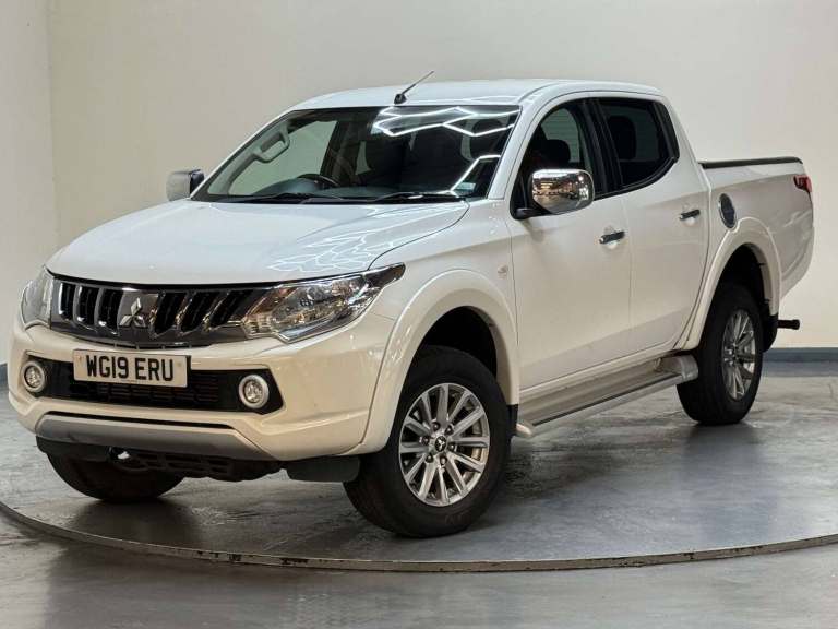 2019 Mitsubishi L200 2.4 L200 Titan DI-D 4WD Pickup Diesel Manual