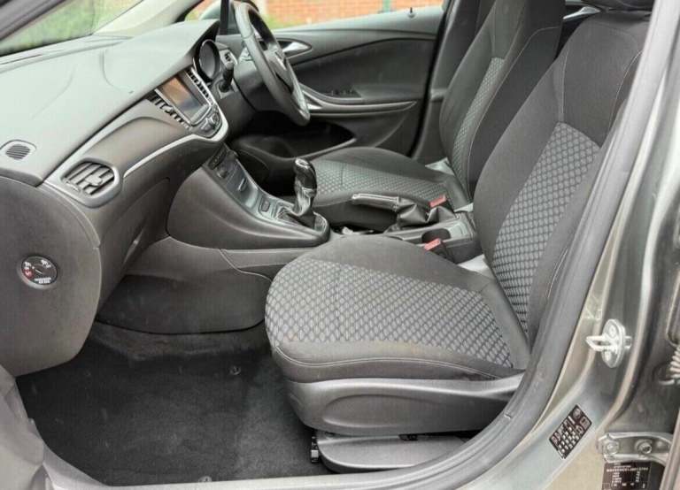 2017 Vauxhall Astra 1.4T 16V 125 Design 5dr HATCHBACK PETROL Manual