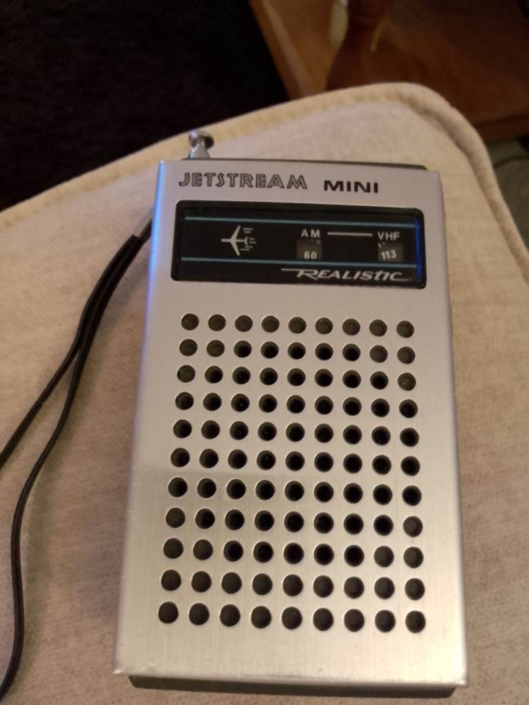 Realistic Jetstream Mini AM/VHF Radio – Good Condition