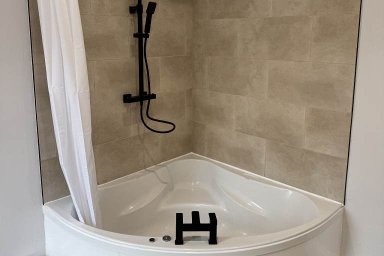 3BR SHORT TERM RENTALS IN PRESTON - WATKIN