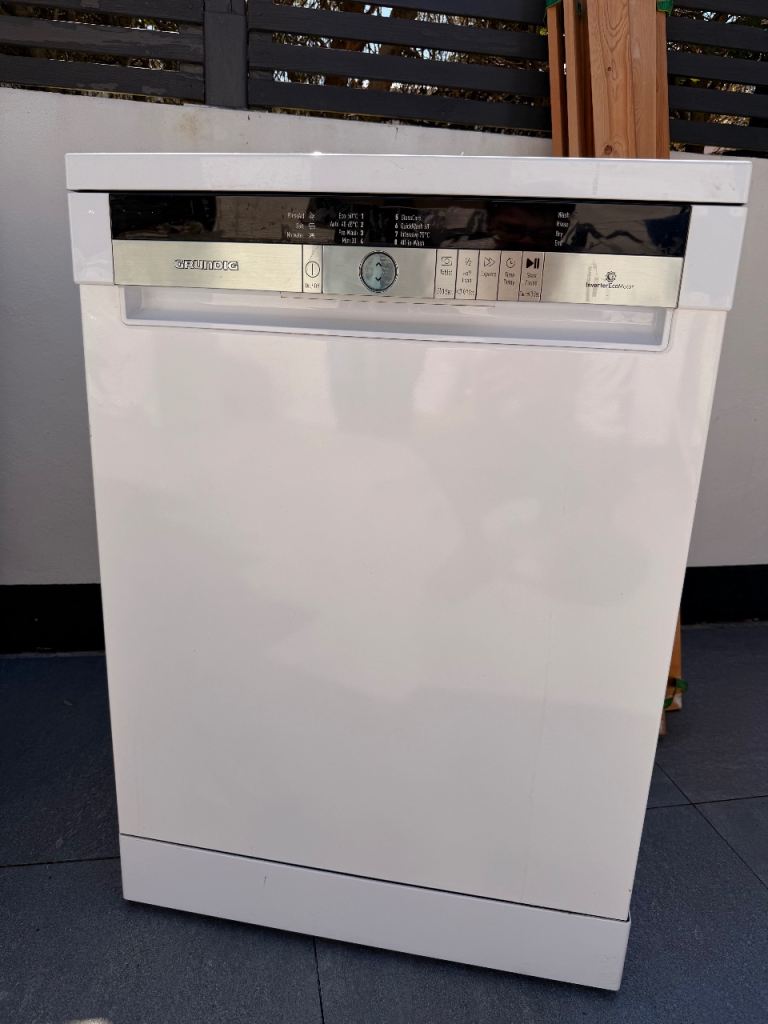 Grundig GNF41820W Full Size Dishwasher – Fully Working – £60