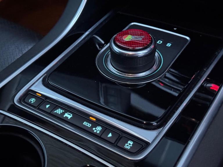 2016 Jaguar XE 2.0d [180] Portfolio 4dr Auto AWD SALOON DIESEL Automatic