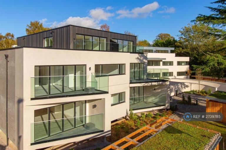 2 bedroom flat in The Redwoods, Cambridge, CB3 (2 bed) (#2739785)