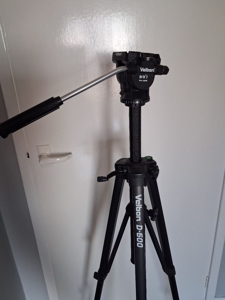 Velbon D-600 Camera Tripod