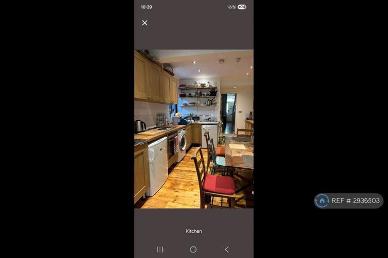 1 bedroom in Onslow Gardens, London, N10 (#2936503)