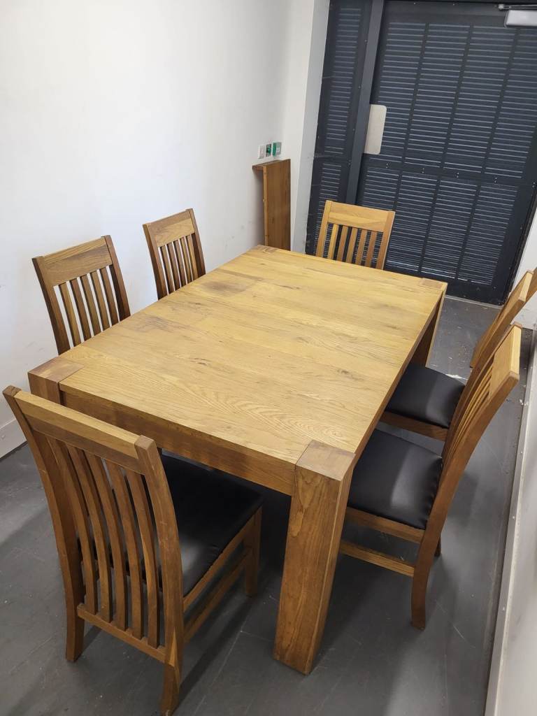 Solid Wood Extendable Dining Table & 6 Chairs – Extends to 93