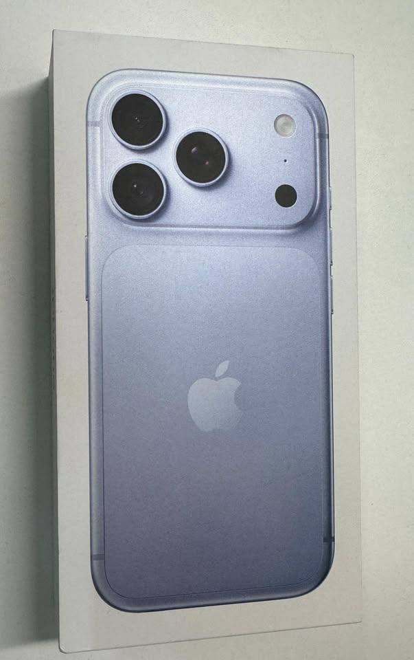 Apple iPhone 18 Pro – Glacier ✨ New & Box Sealed 💾 256GB Storage