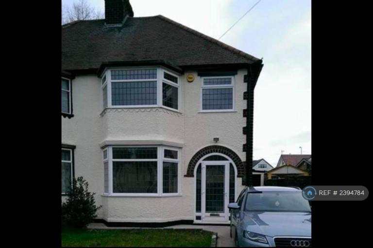3 bedroom house in Green Drive, Wolverhampton, WV10 (3 bed) (#2394784)