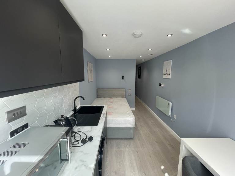 Separate Studio Flat for rent NG1 3AL