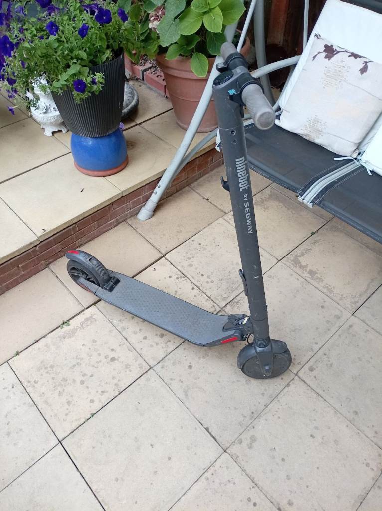 Ninebot Kickscooter by Segway – Grey, fair Condition
