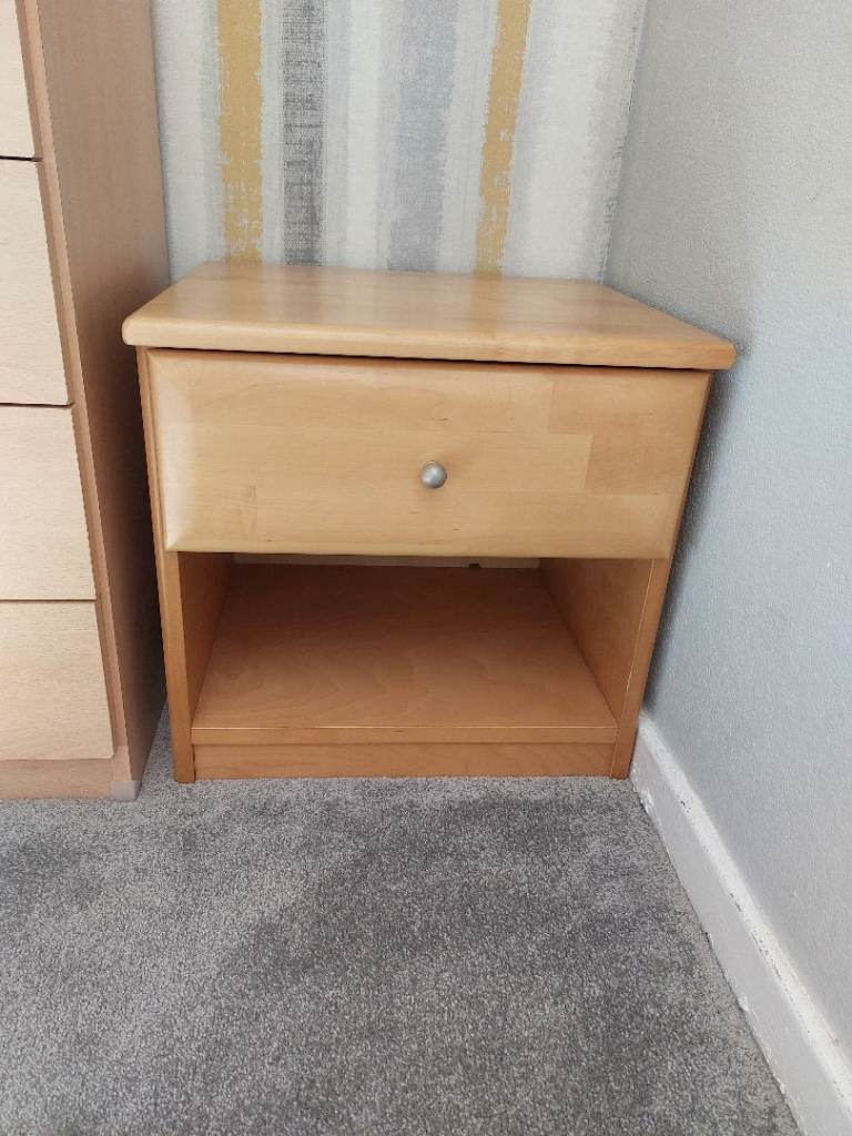  Pair of Wooden Bedside Table with Drawer and Shelf – Good Condition