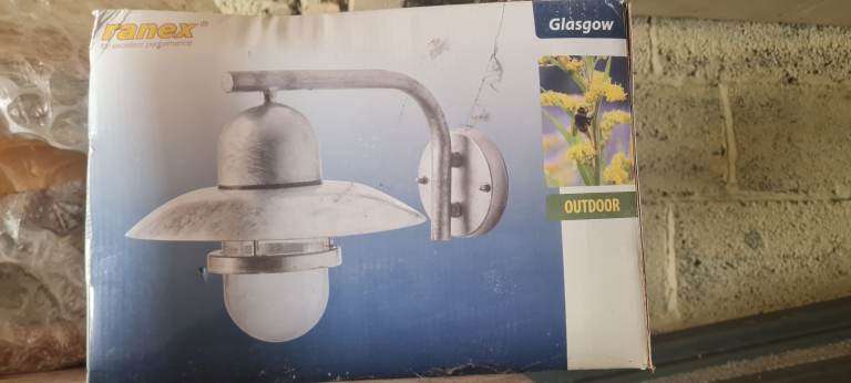 New Glasgow Outdoor Wall Light – Silver Metal