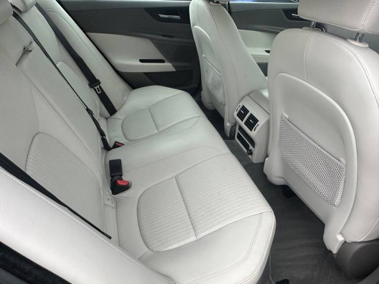 2016 65 JAGUAR XE 2.0D PORTFOLIO SALOON 4DR DIESEL AUTO EURO 6 (S/S) (180 PS) DI