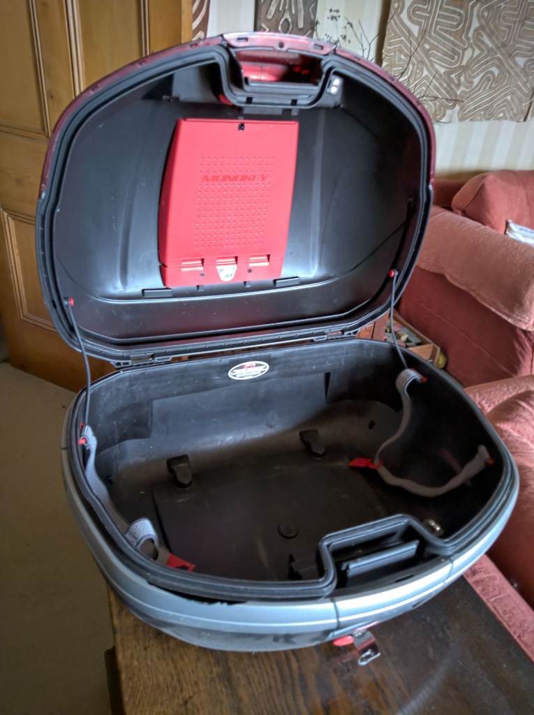 Givi V46 top box