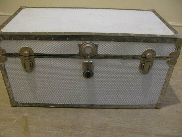 Chest . Size : H=40cm , W=40cm , L=80cm