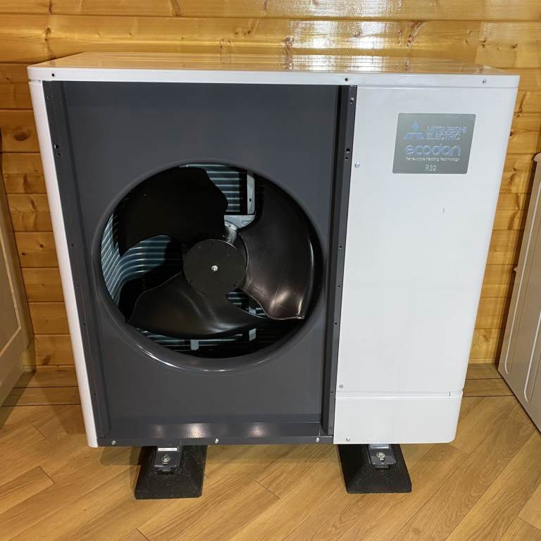 MITSUBISHI ECODAN R32 8.5kw PUZ MONOBLOC AIR SOURCE HEAT PUMP ** FULL SET UP ** £5000+ **