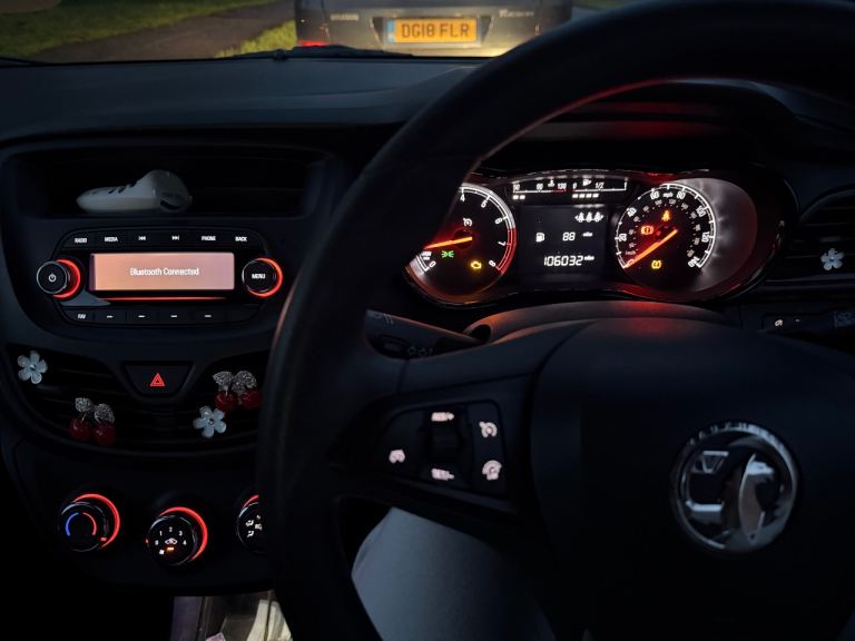 Vauxhall, VIVA, Hatchback, 2016, Manual, 999 (cc), 5 doors