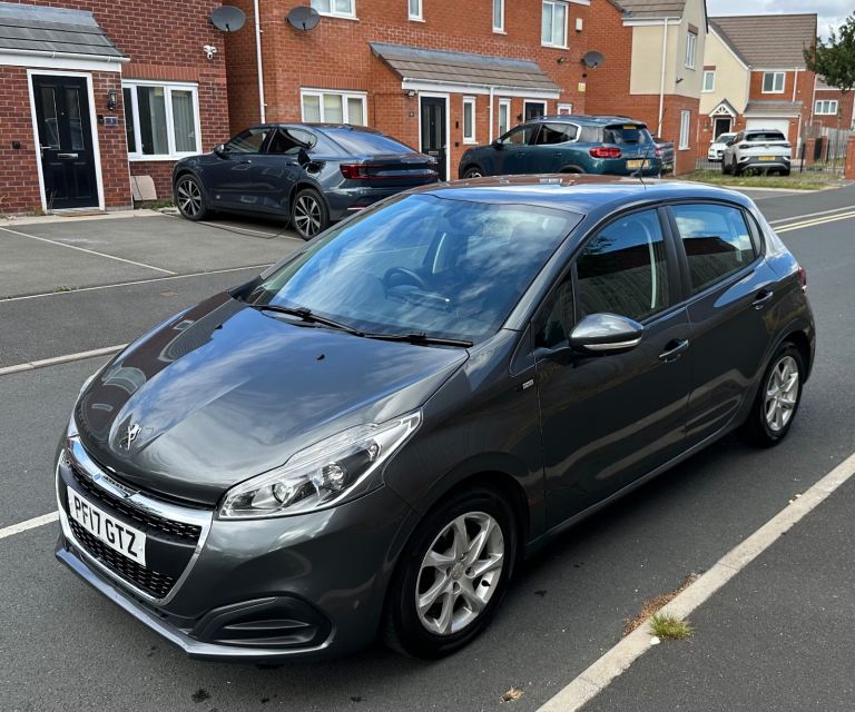 2017 Peugeot 208 1.2 petrol 