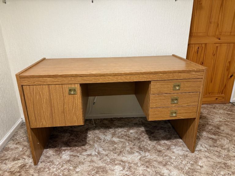 Desk - Free to Collector