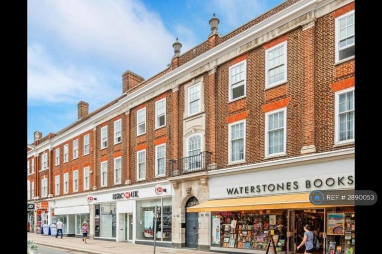 2 bedroom flat in High St, Epsom, KT19 (2 bed) (#2890053)
