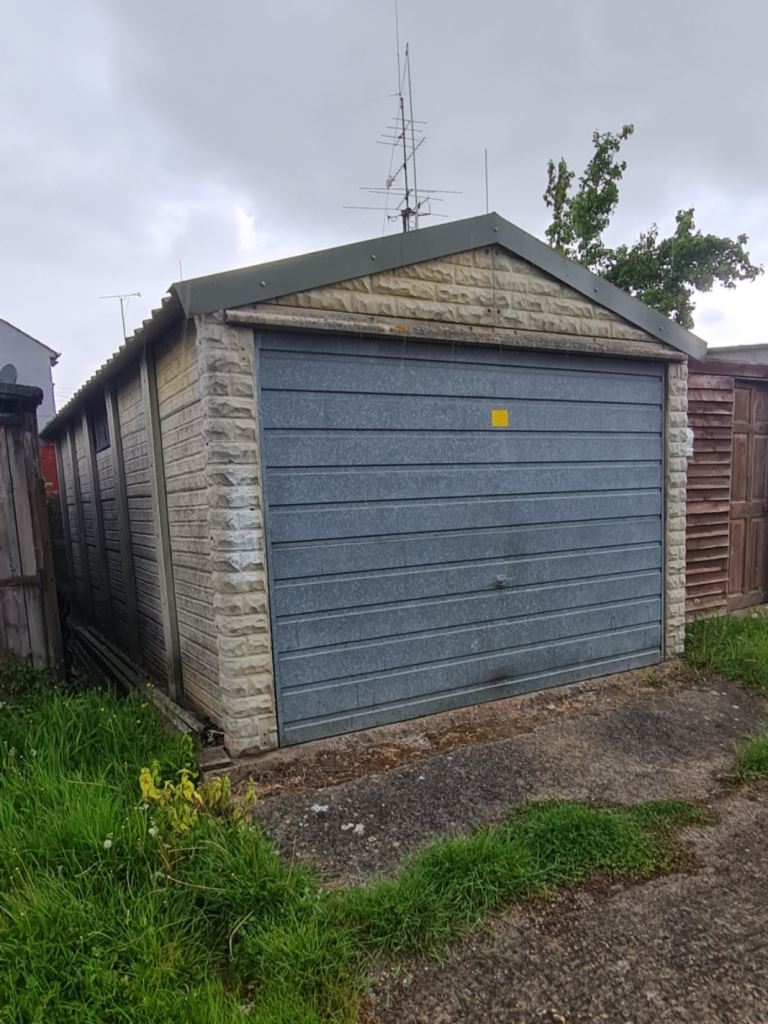 35 Lock Up Garages - Portfolio Investment