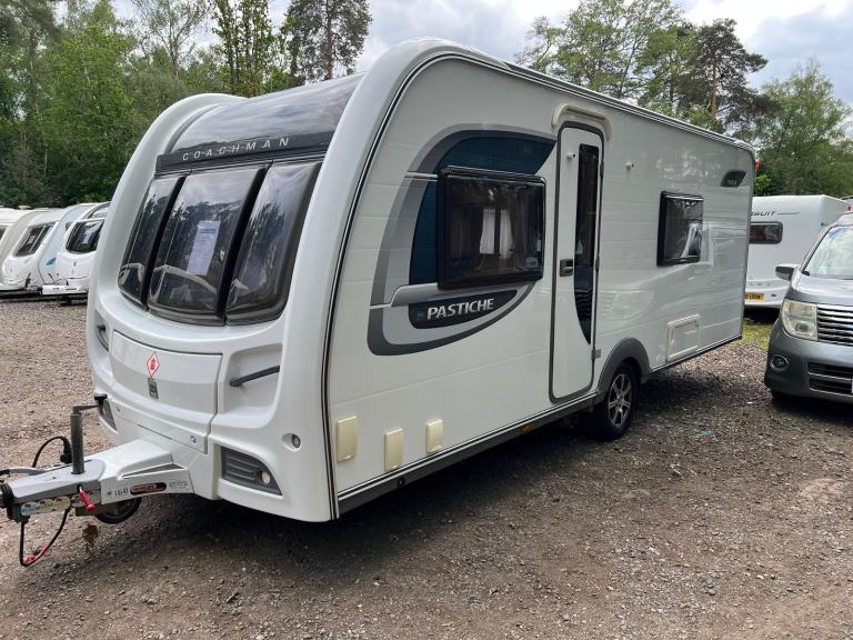 Coachman PASTICHE 565 - 2014 - 4 BIRTH - FIXED SINGLE BEDS - MOTORMOVER