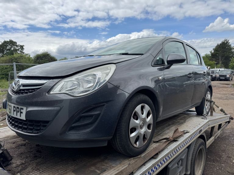 Vauxhall corsa d facelift  1.4 2012 grey BREAKING FOR PARTS 