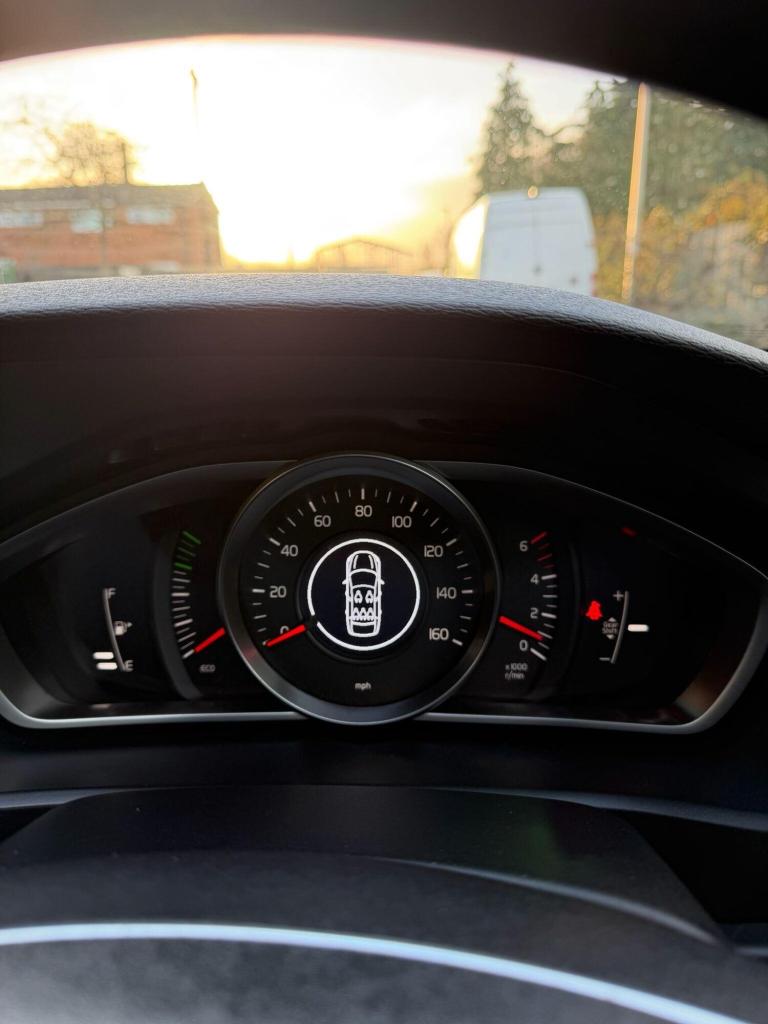 2015 Volvo V40 Cross Country 2.0 D4 Lux Nav Euro 6 (s/s) 5dr HATCHBACK Diesel Manual