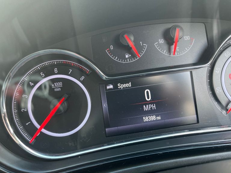 Vauxhall, INSIGNIA, Hatchback, 2015, Manual, 1796 (cc), 5 doors