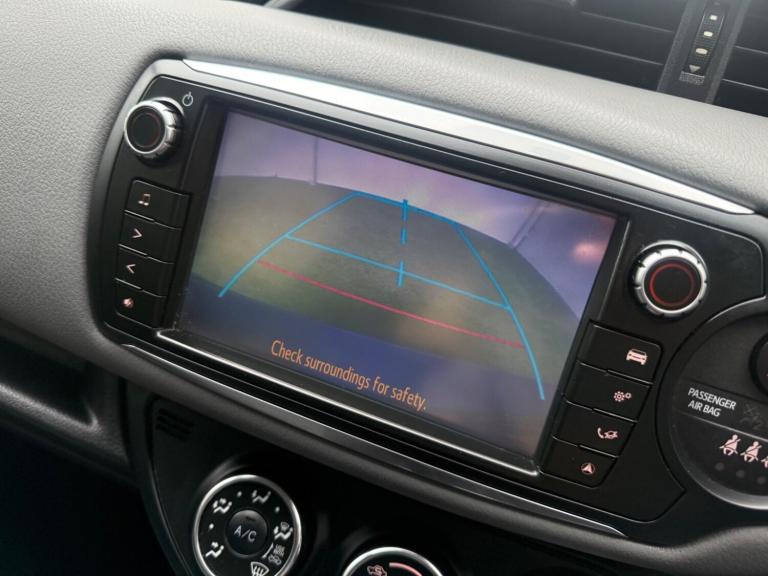 2015 Toyota Yaris 1.33 VVT-i Icon 5dr CVT HATCHBACK PETROL Automatic