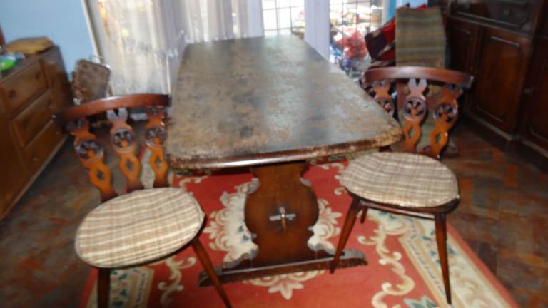 A beautiful ERCOL Vintage  solid wood dining table,  measure 180cms by 80cms, 