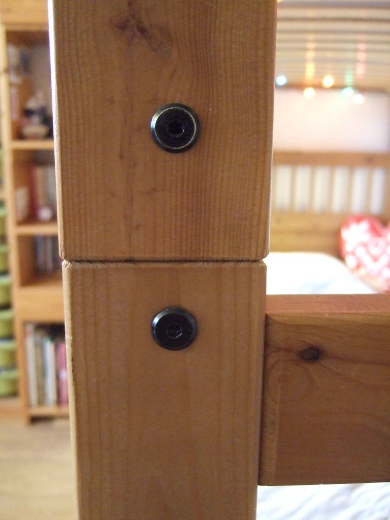 Ikea beautiful wooden Hemnes Bunk or 2 single 90x200cm beds - plus mattress and memory foam topper.