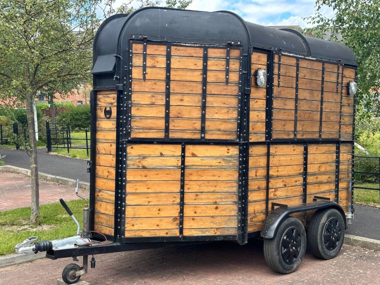 STREET FOOD UNIT **READY TO TRADE**