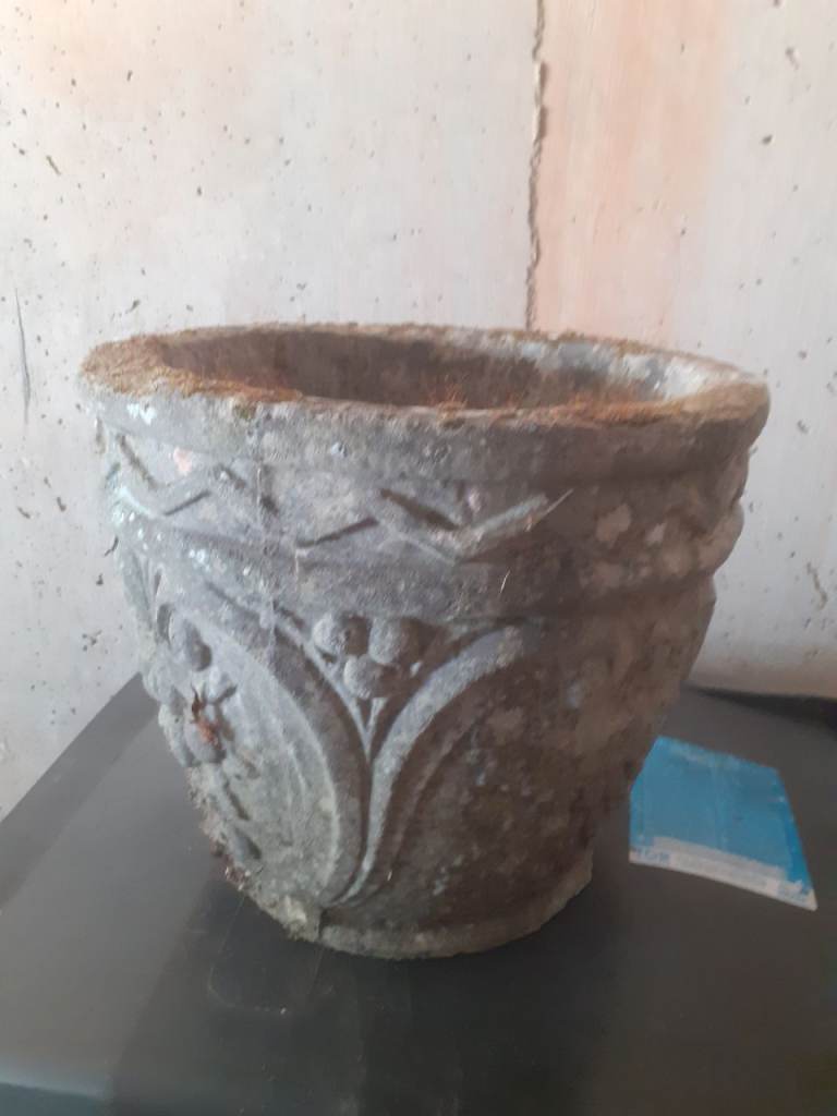 Concrete plant pots 