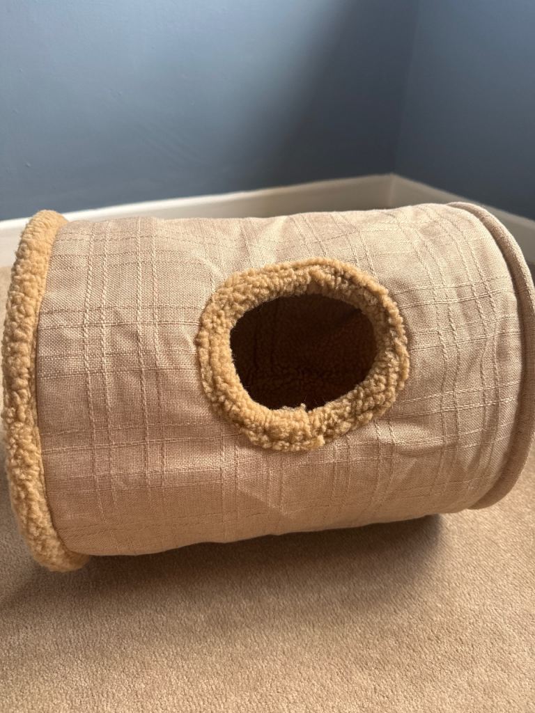 Cat tunnel