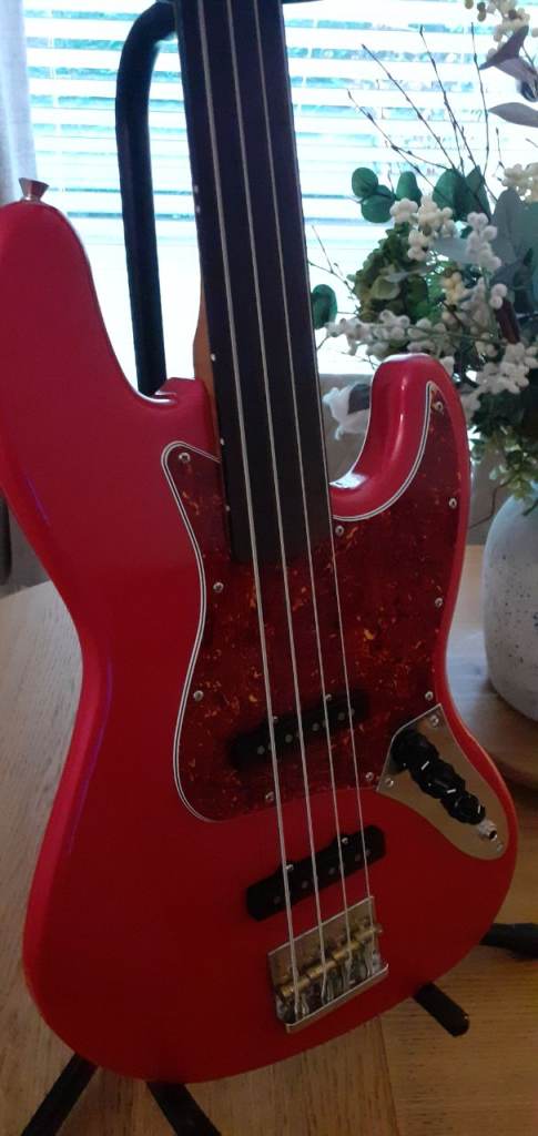 Parts jazz bass fretless 